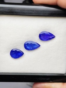 Tanzanita natural tallada en forma de pera, origen Tanzania, calidad AAA con brillo AAA, bonito color, perfecta para cualquier creación de joyería a precio económico. - Product Image 4