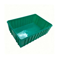 Caisse de stockage de poisson empilable ventilée et écologique sur mesure OEM, caisse industrielle en plastique PP à surface lisse et solide