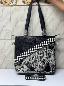 Nouveauté : Sacs fourre-tout et sacs à bandoulière en cuir de vachette véritable 100% à poils, motif à carreaux style occidental, avec motifs floraux gravés à la main - Product Image 5