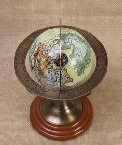 Globe terrestre topographique professionnel avec montagnes en relief et océans bleus profonds, monté sur un support en acier inoxydable poli - Product Image 3