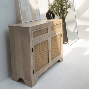 Aparador de Ratán Vandana Arista Solace para Interiores y Exteriores Modernos y Elegantes - Product Image 1