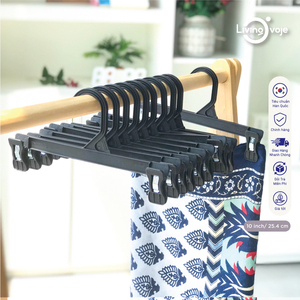 Lot de 10 cintres en plastique de 10 pouces avec pinces et patins en caoutchouc antidérapants pour l'organisation du placard - Product Image 6