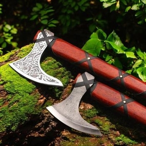 Hacha de doble hoja con mango rojo y empuñadura negra, cabeza de acero forjado, estilo tomahawk, hacha de supervivencia. - Product Image 2
