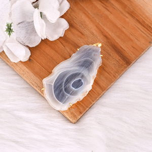 จี้หินอาเกตบราซิลธรรมชาติทรงสไลซ์ ประดับด้วยทองเหลือง - Product Image 2