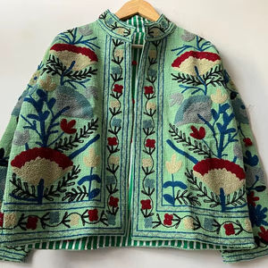 Veste d'hiver matelassée en velours brodée à la main Suzani pour femme, style ethnique folklorique bohème, col montant, cadeau pour elle - Product Image 1