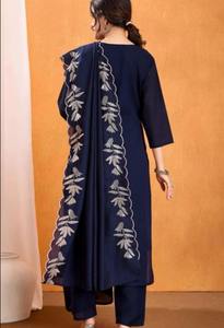 Ensemble de costumes pour femmes en soie Vichitra brodée, vêtements ethniques de luxe pour les occasions spéciales, couleurs violet, bleu, rose, vente en gros, boutique, achat en gros - Product Image 6