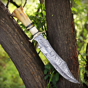 Couteau de chasse en damas soudé à motif personnalisé, lame fixe faite à la main, couteau utilitaire d'extérieur pour collectionneurs et détaillants - Product Image 3