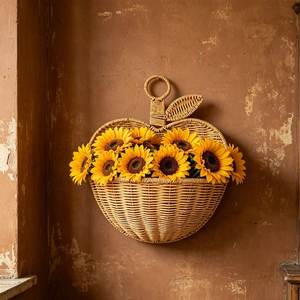 Maceta de pared con forma de manzana de ratán, cesta de almacenamiento rústica hecha a mano con asa para decoración de la sala de estar - Product Image 1