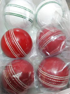Pelota de críquet roja de cuero cosida a mano, pelota dura cosida a mano para entrenamiento profesional. - Product Image 6