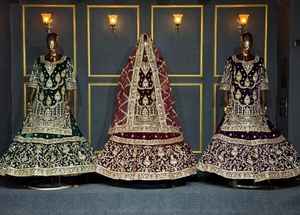 Lehenga choli farshi vérifié avec de riches broderies de mariée neuves et un large style classique à volants - Product Image 3