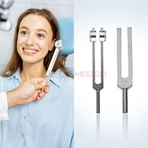 Kit de 6 instruments de diagnostic par percussion : Marteau de Taylor C-128 & C-512, Diapasons, Ciseaux, Calibre pupillaire, Lampe, Étui – Instruments médicaux - Product Image 3