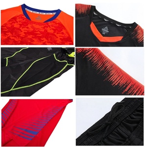 ชุดวอร์มสำหรับผู้ชายผลิตจากผ้าฝ้าย100% ระบายอากาศสวมใส่สบายและมีสไตล์ - Product Image 5