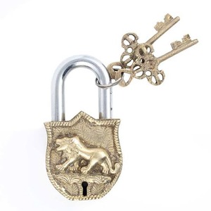 Heavy Duty Metal <b>Padlock</b> with Precision Key System for Enhanced Security - Product Image 6