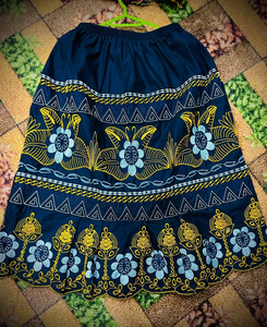 Jupe longue hawaïenne tropicale pour femme, motif floral, légère et fluide, brodée, idéale pour les vacances d'automne - Product Image 3