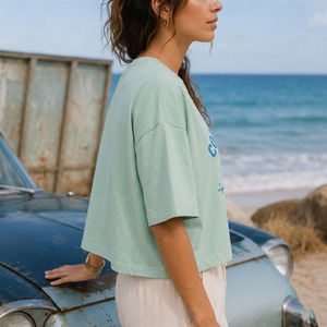 T-shirt ample pour femme en coton peigné respirant et antibactérien, idéal pour un usage décontracté - Product Image 4