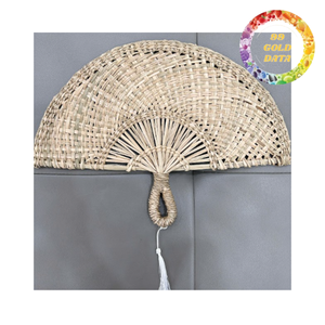 Éventail rond en herbe fait main avec motifs tissés décoratifs pour cadeaux culturels et décoration intérieure - Product Image 3