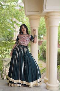 Lehenga de Rayón de Alta Calidad de 14 kg con Volantes y Encaje Gota Patti - Blusa Preconfeccionada con Bordado y Dori Latkan, Moda Femenina - Product Image 5