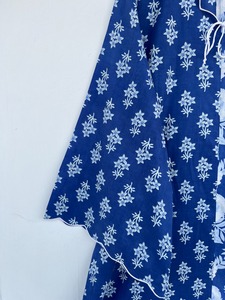 Vestido Maxi Kaftán de Algodón Tejido Floral Azul para Mujer al por Mayor, con Lazo Delantero, Ajuste Holgado, Estilo Vintage Streetwear, Dobladillo Acampanado, Ropa de Resort ODM - Product Image 2