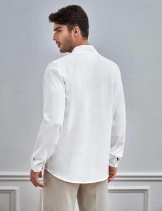 เสื้อเชิ้ตคอกลมแบบมีปกสำหรับผู้ชาย เสื้อเชิ้ต The Sculpted Notch Resort เสื้อเชิ้ตแขนยาวทรงเรขาคณิตแบบ V-Placket - Product Image 3