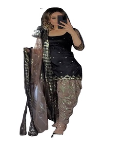 Shalwar Kameez Dhoti Kaftan en soie de luxe: Offrez-vous le luxe des caftans en soie-Parfait pour les magasins de détail et les exposants - Product Image 1