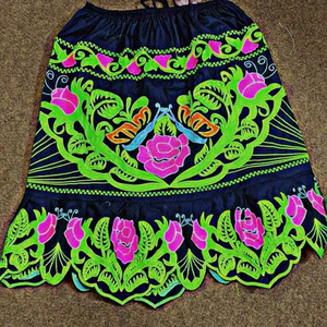 Jupe pour femme en polyester, imprimée et brodée de fleurs, avec strass, dernier cri, motif hawaïen, insulaire, Guam, Micronésie, OEM - Product Image 4