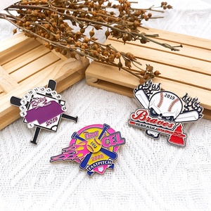 Emblema personalizado Pin de solapa Insignia Proveedor Insignia de metal personalizado - Product Image 6