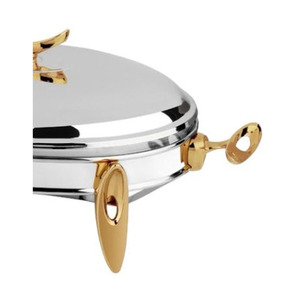 Plat à chafing ovale en métal argenté avec poignées découpées uniques, pieds courbés et couvercle assorti pour la restauration professionnelle et les mariages - Product Image 4