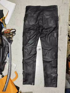 กางเกงหนังแท้ผู้ชายแบบมีกระเป๋า 8 ช่อง สีดำ หนังแกะ นุ่ม ระบายอากาศดี ดีไซน์ทันสมัย - Product Image 3