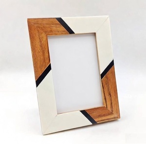 Cadre photo en MDF le plus vendu avec design en résine et bandes de bois, décoration intérieure durable, album de bureau, cadre photo de table - Product Image 1