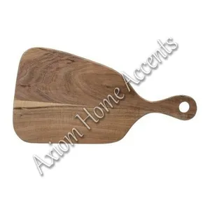 Planche à fromage artisanale en résine avec base en bois pour hacher et servir, outil de cuisine élégant et artisanal, Axiom Home - Product Image 6
