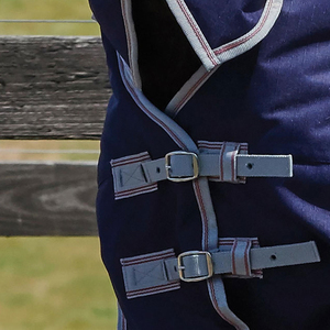 Fabricant professionnel de couvertures imperméables pour chevaux, équipement équestre personnalisé, rembourrage en coton, utilisation en course, matériau en polyester - Product Image 2