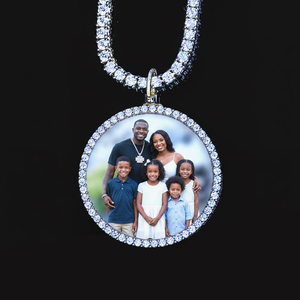 Médaillon Hip Hop Personnalisé pour Homme en Argent Sterling 925 Plaqué Or, Certifié GRA, avec Couronne Moissanite et Photo Gravée, Style Glacé - Product Image 3