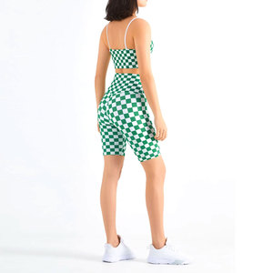 Ensemble 2 pièces short cycliste et crop top pour femme, vêtements de sport athlétiques assortis, vente en gros, fabricant OEM ODM sous marque privée - Product Image 2