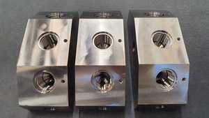 Pièces de tôles usinées en acier inoxydable industriel avec usinage CNC 5 axes, traitement VMC, fabrication par électroérosion à fil, brochage - Product Image 6