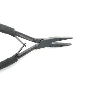 Pinzas Profesionales de Alta Calidad para Extensiones de Cabello, de Acero Inoxidable, Punta Plana, Color Negro Plasma, con Agarres de Silicona - Product Image 6