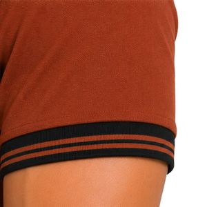 Polo Premium para Hombre en Color Marrón Óxido con Cuello y Ribete de Manga en Contraste Negro, Manga Corta, Ropa Deportiva Casual de Golf, Logotipo Personalizado - Product Image 4