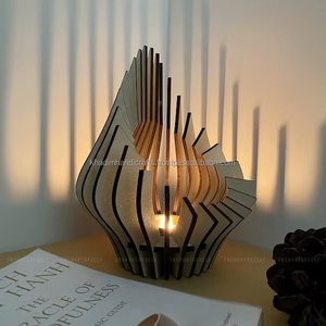 Elégant porte-lumière en perles de cristal avec finition de luxe, parfait pour la réception de mariage, la salle de banquet et la décoration de fêtes. - Product Image 1