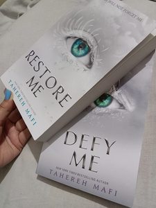 Restore Me de Tahereh Mafi, Libro de Ficción de Romance y Fantasía para Jóvenes Adultos, Tapa Blanda de Alta Calidad, 448 Páginas, Éxito de Ventas para Adultos - Product Image 3