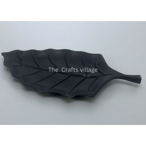 Modern <b>Black</b> Leaf Shape <b>Serving</b> <b>Tray</b> Decorative Metal Platter Elegant Tabletop Display Dish for Home Decor Dining <b>Serving</b> Center - Product Image 2