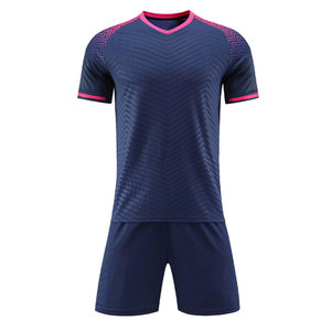 Tenue de football à prix raisonnable, personnalisez votre propre logo, vêtements de sport, uniforme de football par sublimation pour hommes - Product Image 3