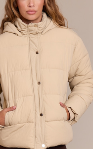 Precios de Fábrica OEM, Chaqueta de Plumón Personalizada para Mujer, Chaqueta de Invierno Transpirable con Capucha Desmontable, Hecha en Pakistán - Product Image 3