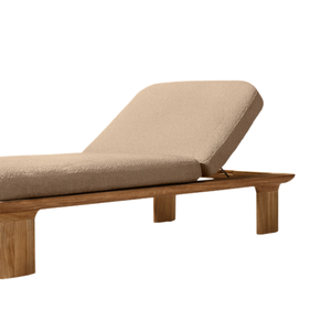Vente flash : chaise longue en teck de luxe The Ritz-Carlton, lit de jour minimaliste pour extérieur, dossier réglable, coussin élégant, idéal pour la piscine - Product Image 3