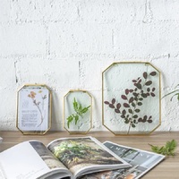 Marco de Fotos Cuadrado de Latón Ecológico, Moderno y Elegante, con Cinta de Terciopelo para Colgar, Estampado Dorado, Diseño Hecho a Mano, Marco de Vidrio