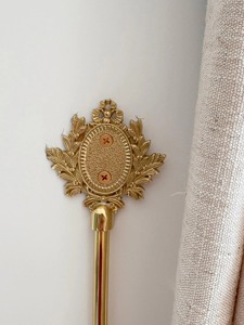 Elegante Sujetador de Cortina Dorado con Diseño Floral y de Aves, Perfecto para Ventanas de Comedor, Crea un Ambiente Sofisticado - Product Image 4