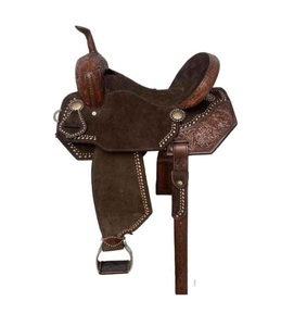 Silla de montar western de cuero marrón oscuro con diseño floral grabado a mano y conchos de diseñador, para carreras de barriles, con juego de arreos, 10"-18" - Product Image 1