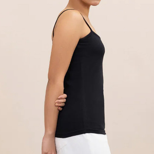 เสื้อกล้ามถักคอเหลี่ยมสีดำสำหรับผู้หญิง สีพื้น เรียบง่าย ทรงปกติ - Product Image 6