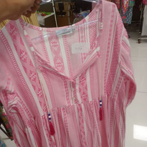 Blusa informal rosa con estampado tribal de algodón, manga larga, detalle de borlas, estampado geométrico pastel de verano, corte holgado, estilo bohemio, con cordón ajustable. - Product Image 1