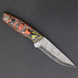 Cuchillos de caza con hoja curva para desollar y mango antideslizante para un procesamiento limpio durante largas excursiones al aire libre - Product Image 1