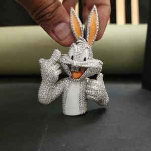 Colgante de Lujo de Bugs Bunny en Plata 925 con Cristales de Estrás, Amuleto Unisex con Temática de Dibujos Animados, Regalo - Product Image 3