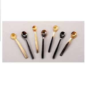 Cucharas Novedosas con Forma de Pez y Mango Corto, Diseño Creativo de Alto Brillo para Té/Postre y Helado - Product Image 2